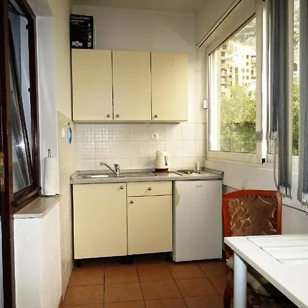 Appartement With Parking Space - 27979 *